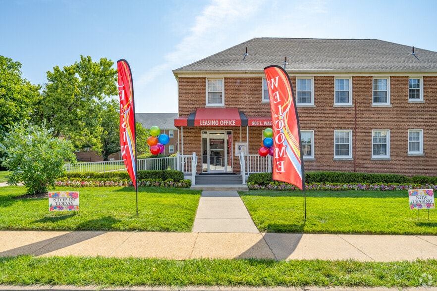Leasing Office - Fillmore Garden Apartments