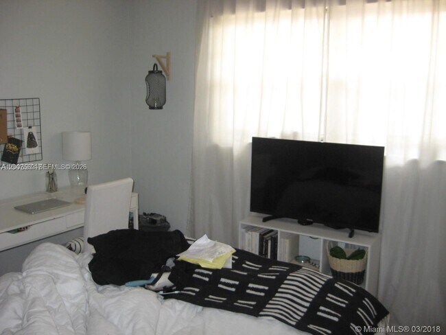 Building Photo - 7740 Camino Real