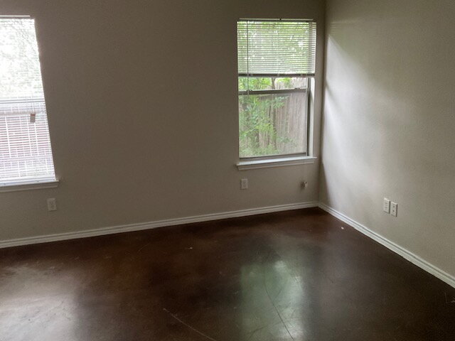 Building Photo - 3/2 Home with a Yard and Central AC