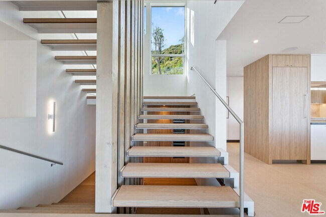 Building Photo - 31351 Pacific Coast Hwy