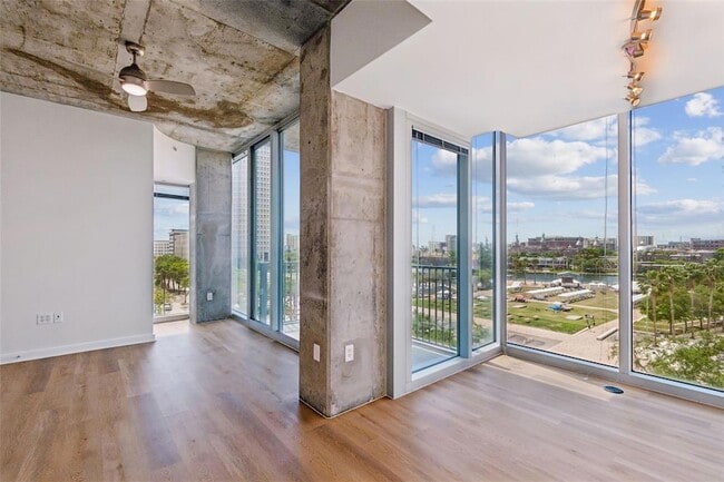 Building Photo - 777 N Ashley Dr