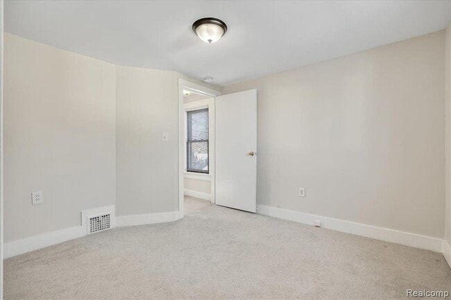 Building Photo - 60 W Harry Ave