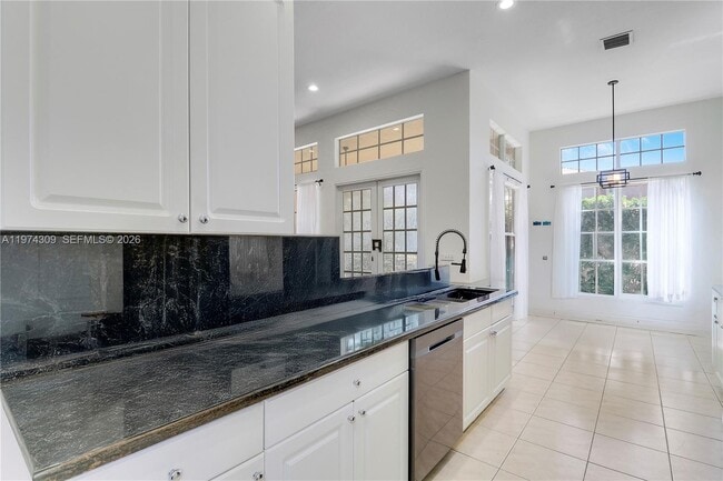 Building Photo - 165 Via Veracruz