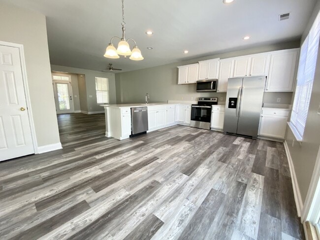 Building Photo - Fully Renovated, Three Bedroom, Bluffton P...