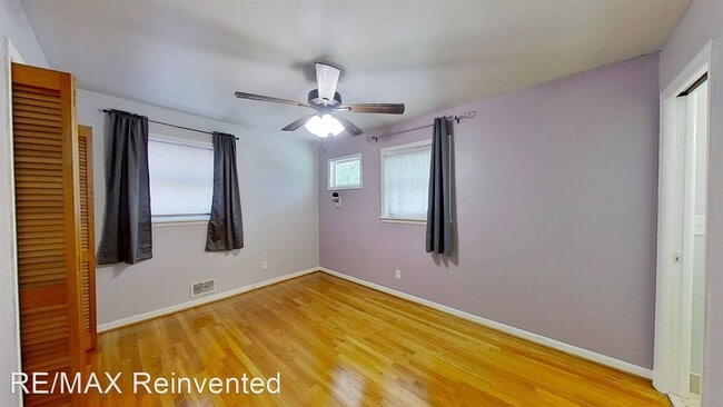 Building Photo - 3 br, 1.5 bath House - 1009 Seymour Dr.