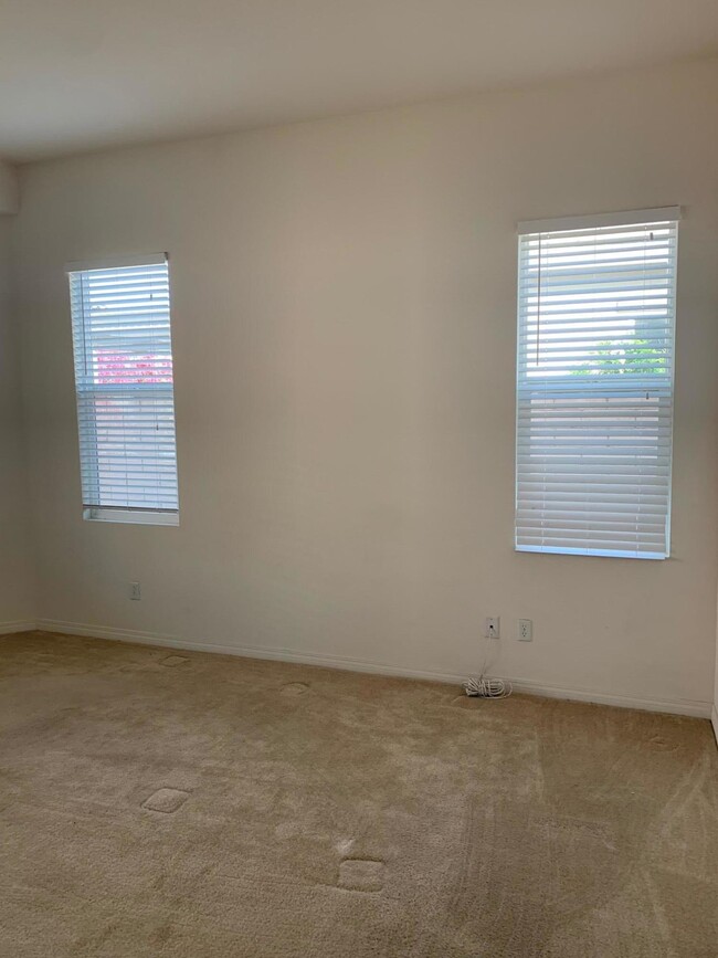 Building Photo - 85468 Treviso Dr