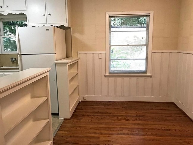 Building Photo - 2504 Kingston St