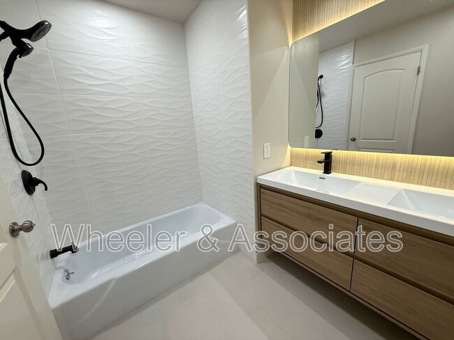 Building Photo - 4131 S Fortuna Way