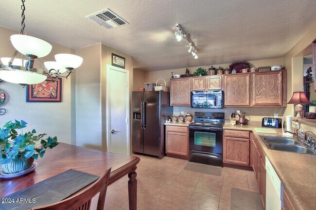 Building Photo - 16223 W Boca Raton Rd