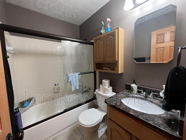 Building Photo - 405 Fort St