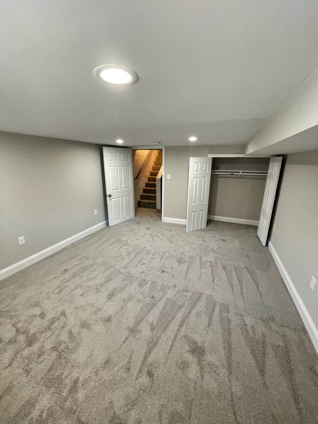 Building Photo - Bright 3-Bed, 2.5-Bath Gem Next to Patters...