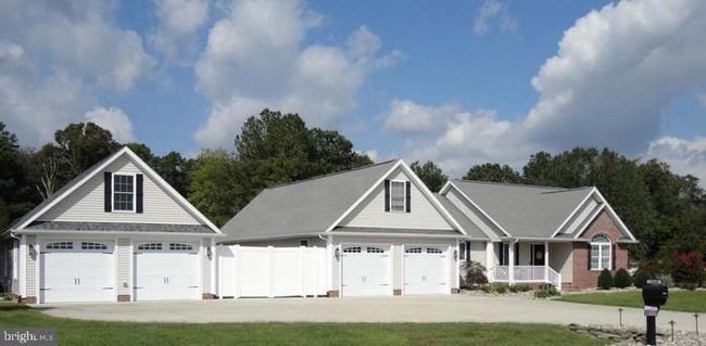 Building Photo - 1 Private Residence Pvt