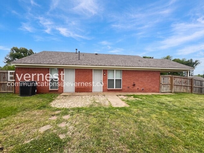 Building Photo - 4286 Brighton Dr