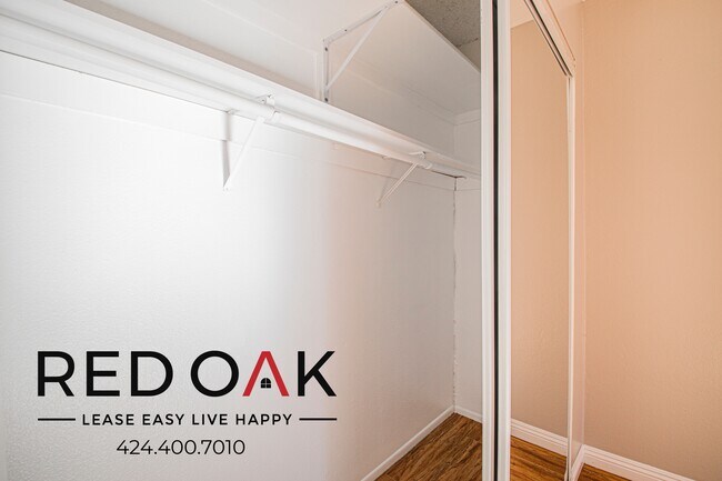 Building Photo - 6819 Laurel Canyon Blvd