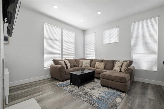Building Photo - 8102 E Santo Ct