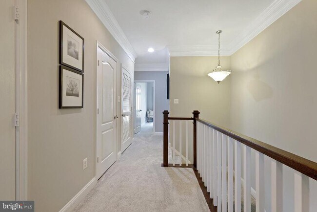 Building Photo - 10214 Nuthatch Dr