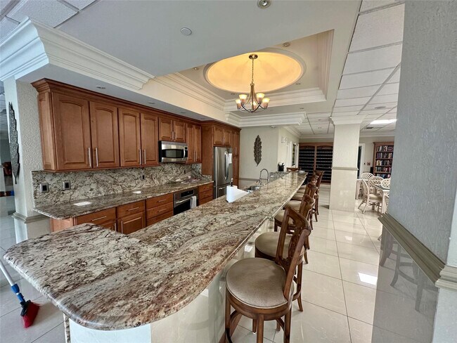 Building Photo - 1012 N Ocean Blvd