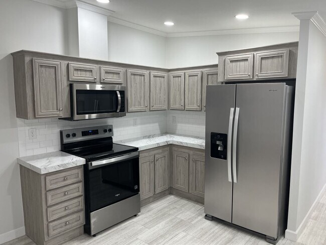 Building Photo - 156 Bauer Dr