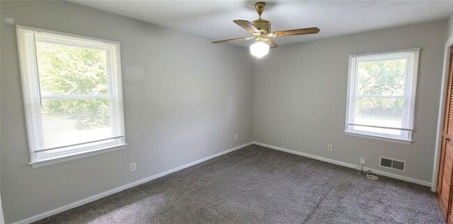 Building Photo - 2866 Manor Ct