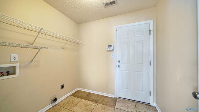 Building Photo - 113 NW Imogene Way