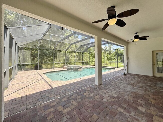 Building Photo - 15224 Kestrelrise Dr