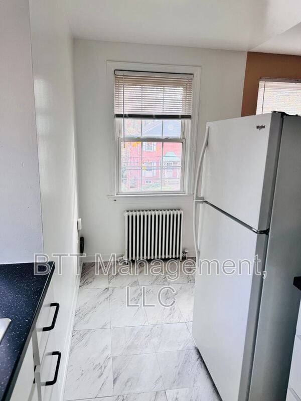 Building Photo - 8400 Greenwood Ave