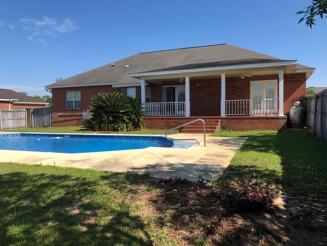 Building Photo - Windsor Garden Subdivision - Pool with Poo...