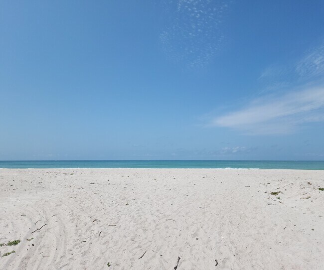Building Photo - 6701 Gulf of Mexico Dr