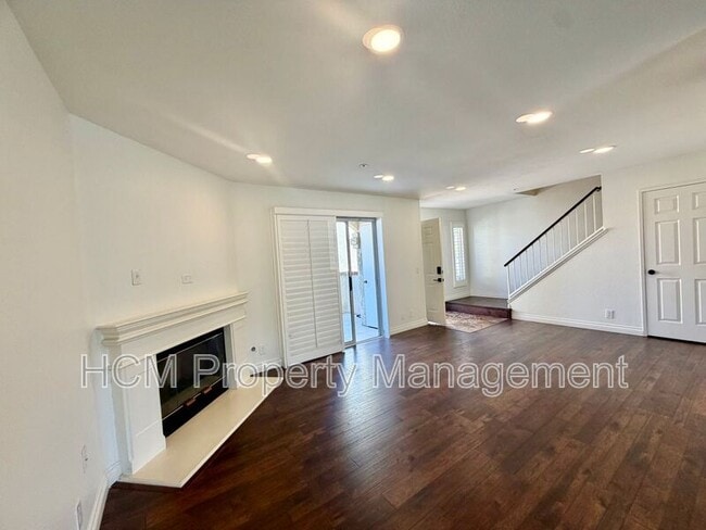 Building Photo - 201 Laurel Ave