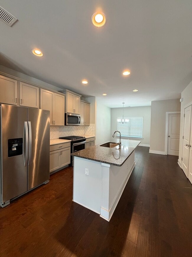 Building Photo - 3792 Oxford Cir