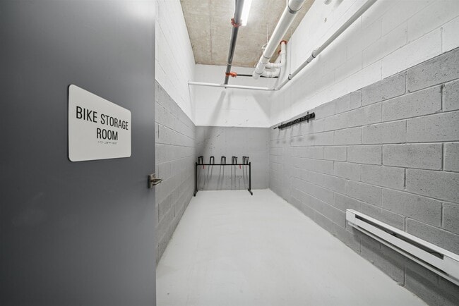 Building Photo - 32 Jones St