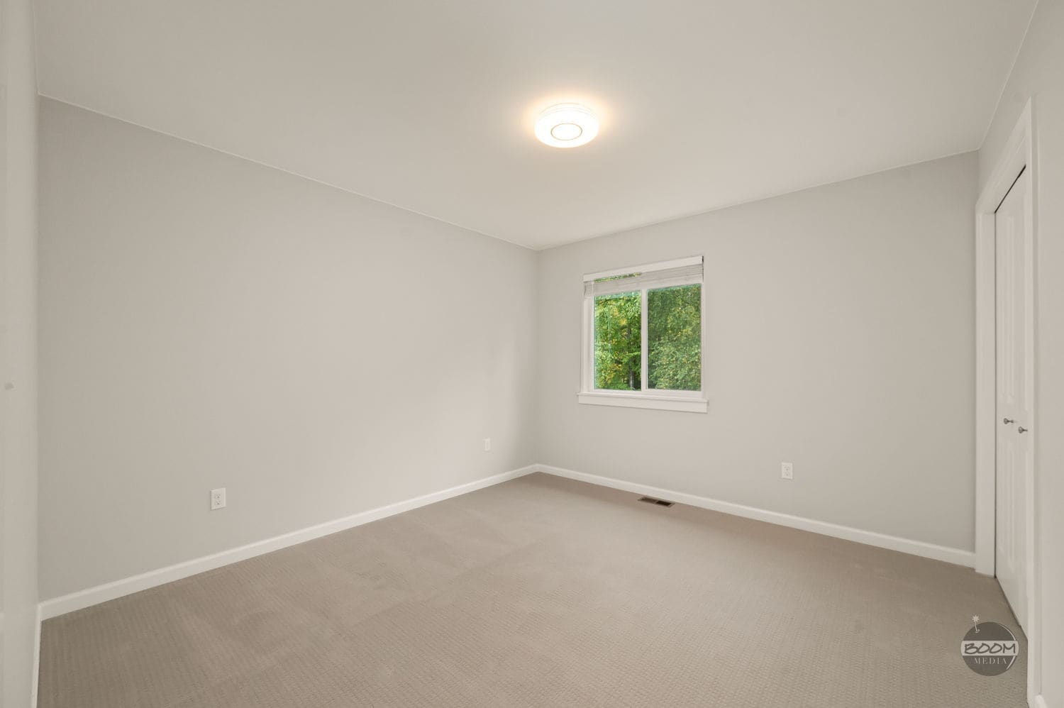 Building Photo - 1501 N Sunny Hill Cir