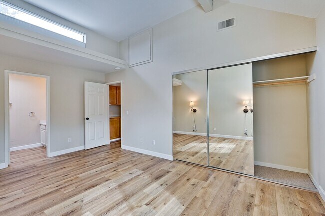 Building Photo - Welcome Home!!! - Modern and Spacious Gem!...