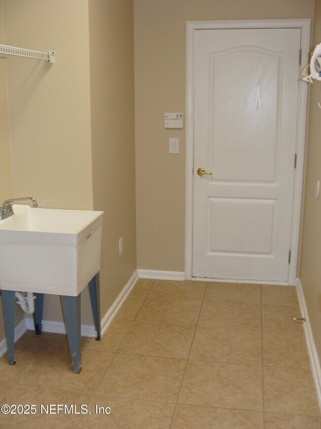 Building Photo - 3159 Trout Creek Ct