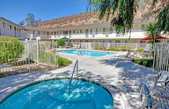 Pool - Waring Gardens
