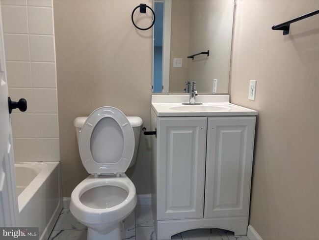 Building Photo - 14 West Ave