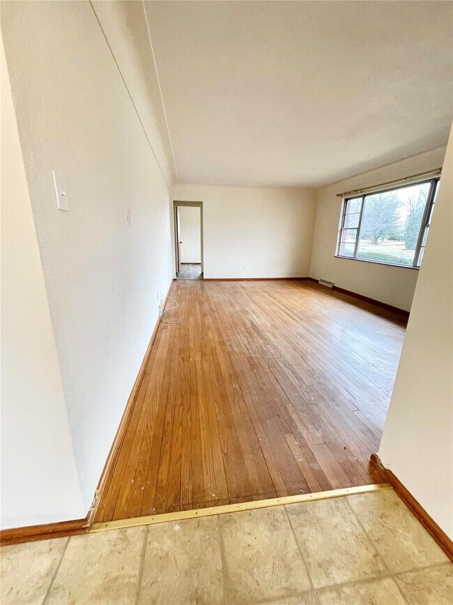 Building Photo - 4120 Shirley Dr
