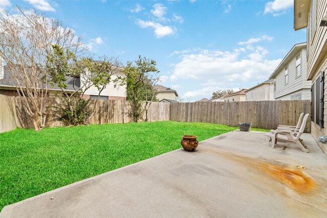 Building Photo - 10810 Meadow Walk Ln