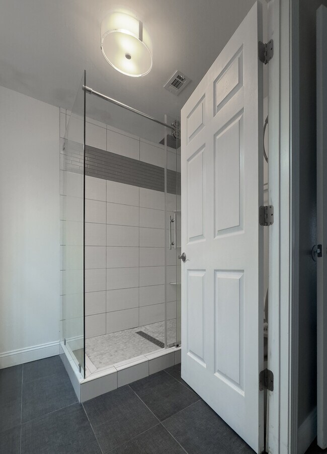 Building Photo - 931 Holbrook Cir