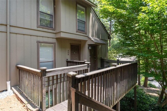 Building Photo - 308 Cumberland Ct SE