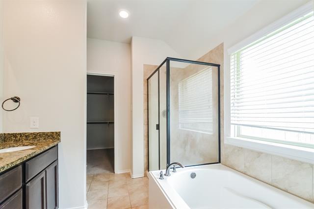 Building Photo - 2008 Lake Harvest Cir