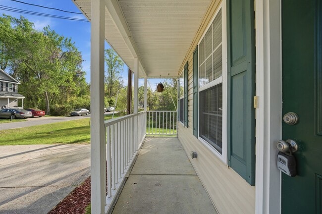 Building Photo - 5109 James St