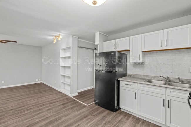 Building Photo - 2234 Berwyn Dr