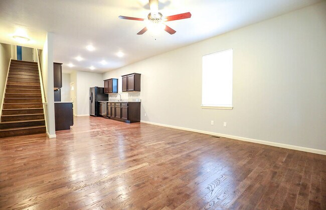 Building Photo - Spacious 5 bed 2 bath Downtown Springfield...