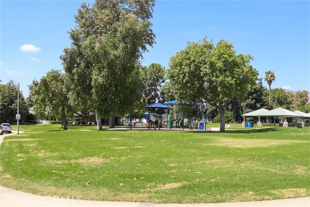 Building Photo - 3043 N White Ave