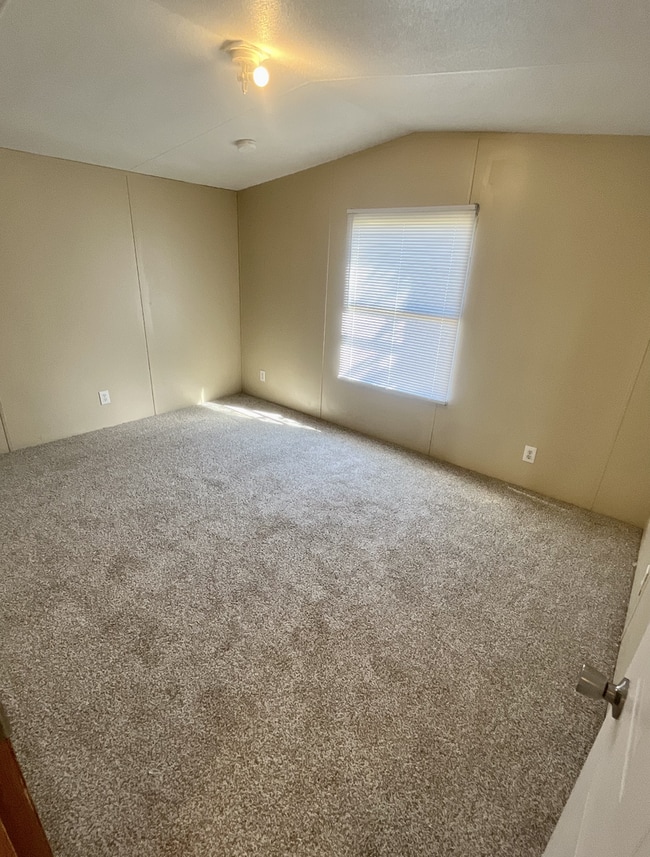 Building Photo - 2 Bed 2 Bath Mobile Home