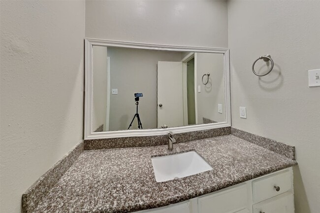Building Photo - 11 Fiddleleaf Ct