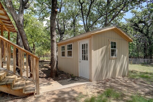 Building Photo - 1652 Sheila Dr