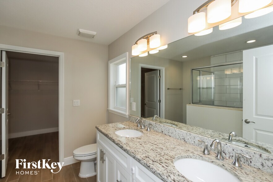 Building Photo - 249 Bordeaux Ave NE