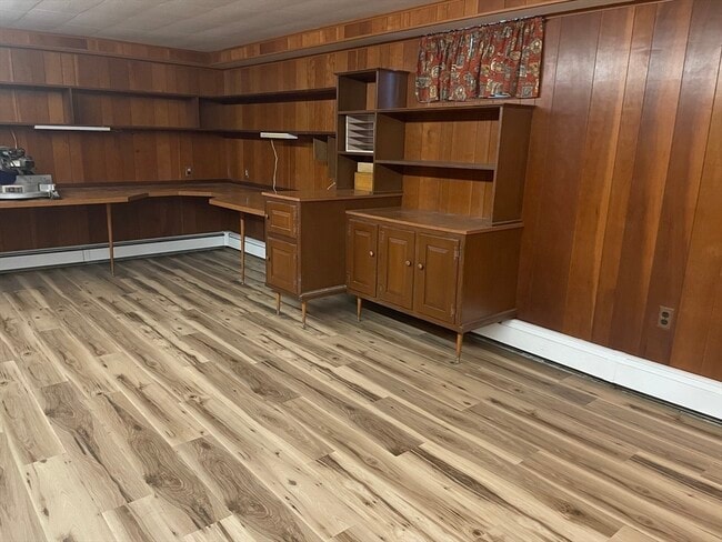 Building Photo - 31 Glenmere St